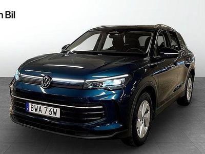 Mörkblå Begagnad 2024 VW Tiguan Edition SUV | 384 800 kr (Dyr)