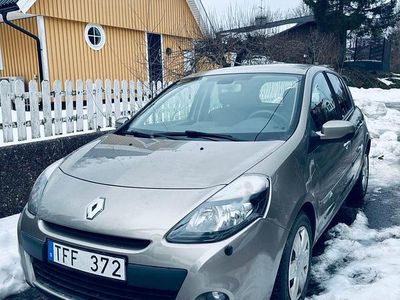 Begagnad Renault Clio R.S. 75 HK (55 kW) 2010 Halvkombi