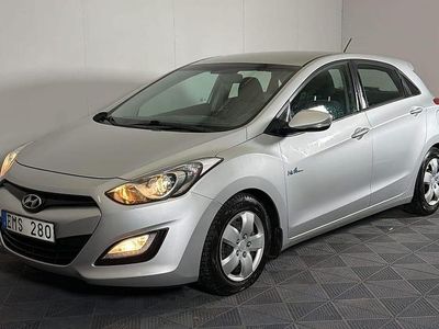 Begagnad Hyundai i30 112 HK (82 kW) 2013 Silver Halvkombi