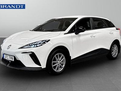 Begagnad MG MG4 EV 125 kW (171 HK) 2023 Vit Halvkombi