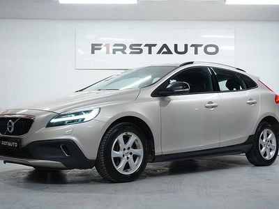 Begagnad Volvo V40 Business Edition 150 HK (110 kW) 2017 Ljusbrun Halvkombi