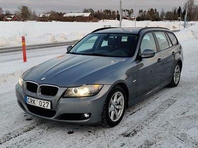 Begagnad BMW 318 143 HK (105 kW) 2011 Kombi