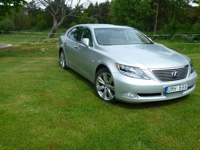 Lexus LS600h