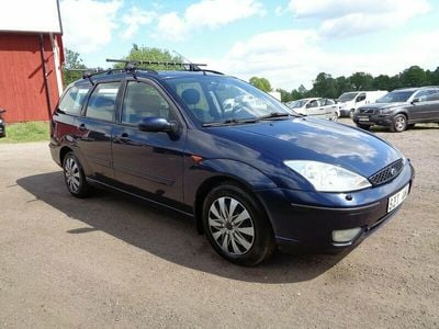 Begagnad Ford Focus 131 HK (96 kW) 2001 Mörkblå Kombi