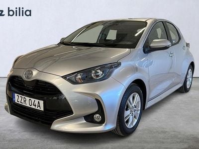 Ny Toyota Yaris 2025 Silver Halvkombi