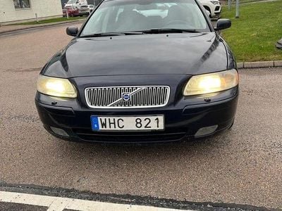 Blå Begagnad 2004 Volvo V70 Momentum Kombi | 22 000 kr (Superpris)
