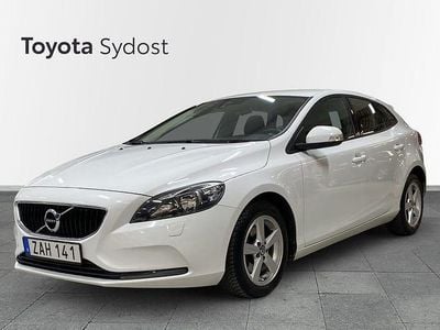 Begagnad Volvo V40 Kinetic 154 HK (113 kW) 2018 Vit