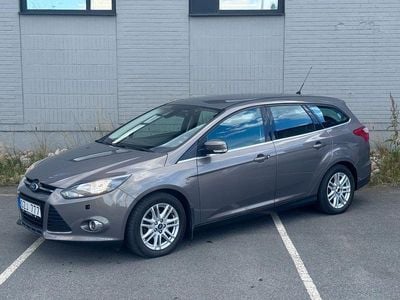 Begagnad Ford Focus Titanium 96 HK (70 kW) 2013 Brun Kombi