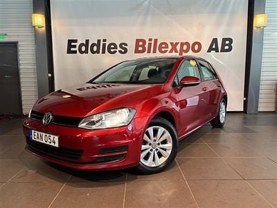 Sunset röd metallic Begagnad 2015 VW Golf VII Halvkombi | 119 900 kr (Marknadspris)