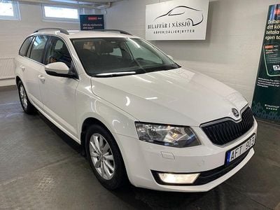 Begagnad Skoda Octavia Ambition 105 HK (77 kW) 2013 Vit Kombi