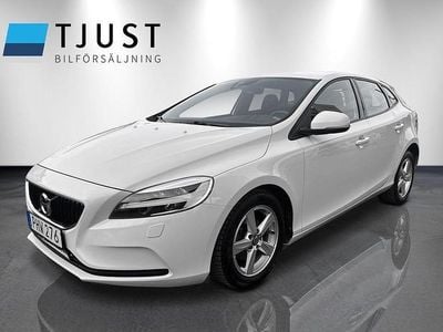 Vit Begagnad 2017 Volvo V40 Momentum Kombi | 159 000 kr (Marknadspris)