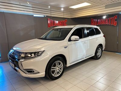 begagnad Mitsubishi Outlander P-HEV 2,4 KOMFORT 4WD Drag V-hjul PLUGIN 2019, SUV