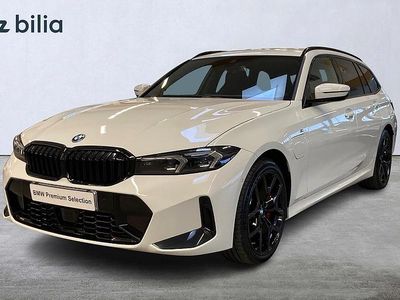 Vit Begagnad 2025 BMW 330e M Sport Kombi | 569 000 kr