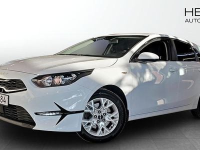 Begagnad Kia Ceed 120 HK (88 kW) 2021 Vit Halvkombi