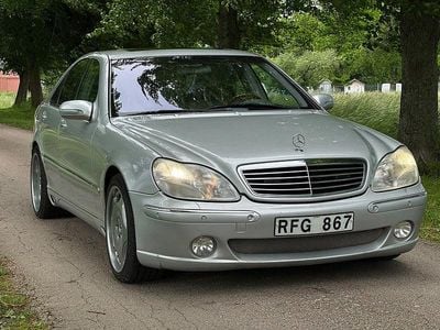 Ljusgrå Begagnad 1999 Mercedes S320 Sedan | 64 999 kr