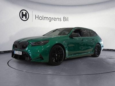 Ny BMW M5 Comfort Edition 585 HK (430 kW) 2025 Grön Kombi