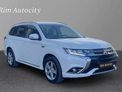 Begagnad Mitsubishi Outlander Comfort Edition 203 HK (149 kW) 2018 Vit SUV