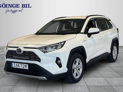 Vit Begagnad 2021 Toyota RAV4 Hybrid SUV | 339 000 kr (Marknadspris)