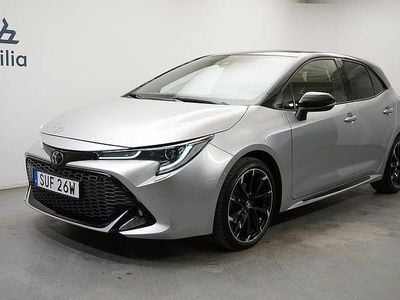 Silver Begagnad 2022 Toyota Corolla Hybrid Sport Halvkombi | 259 900 kr (Lite dyr)