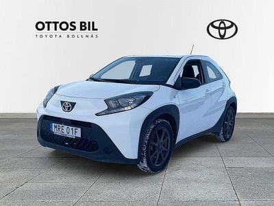 Vit Begagnad 2022 Toyota Aygo X Play SUV | 169 000 kr (Marknadspris)