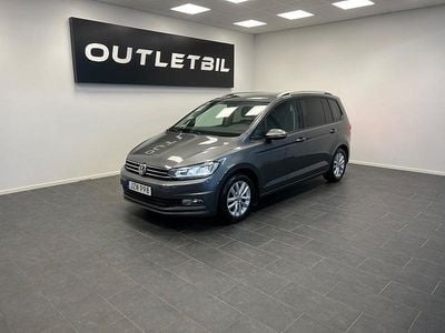 Grå Begagnad 2015 VW Touran Minibuss | 159 000 kr (Marknadspris)