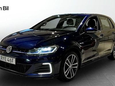 Mörkblå Begagnad 2020 VW Golf VIII Active Kombi | 224 900 kr (Bra pris)