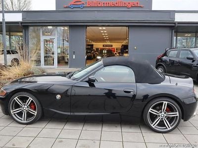 Svart samma som bilen Begagnad 2003 BMW Z4 Cab | 94 900 kr (Marknadspris)