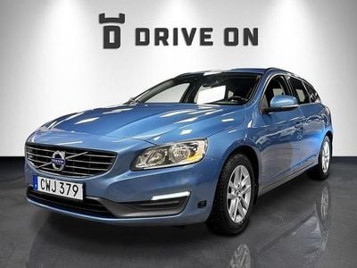 Blå Begagnad 2015 Volvo V60 Kinetic Kombi | 114 900 kr (Marknadspris)