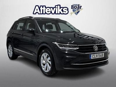 Grå Begagnad 2022 VW Tiguan Life SUV | 289 900 kr (Marknadspris)