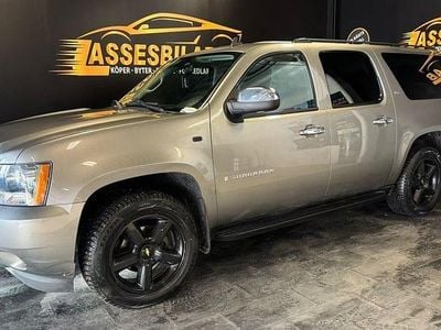Begagnad Chevrolet Suburban 314 HK (230 kW) 2008 Grå SUV