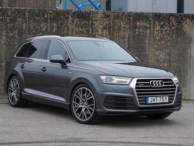 Grå Begagnad 2015 Audi Q7 S-Line SUV | 265 000 kr (Lite dyr)