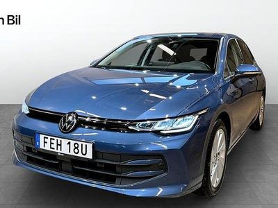 Blå Begagnad 2025 VW Golf VIII Edition Kombi | 289 900 kr (Marknadspris)