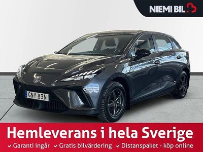 Begagnad MG MG4 EV 125 kW (170 HK) 2023 Svart Halvkombi