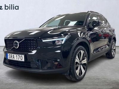 Svart Begagnad 2023 Volvo XC40 Plus SUV | 399 900 kr (Marknadspris)
