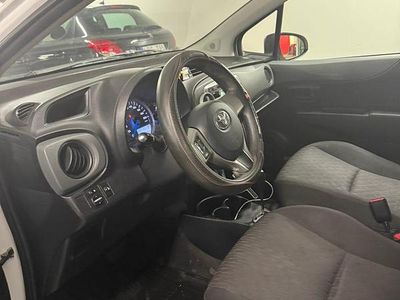 Begagnad 2014 Toyota Yaris Hybrid | 70 000 kr