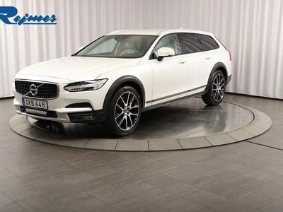 Vit Begagnad 2018 Volvo V90 CC Pro Kombi | 309 800 kr (Bra pris)