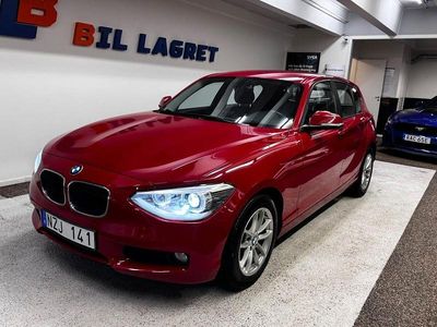 Röd Begagnad 2013 BMW 116 Halvkombi | 94 900 kr (Marknadspris)