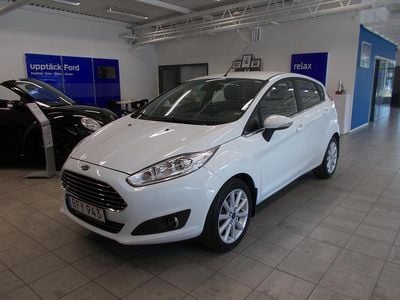 Vit Begagnad 2015 Ford Fiesta | 99 400 kr