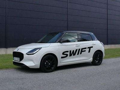 Vit Begagnad 2024 Suzuki Swift Halvkombi | 249 000 kr (Dyr)