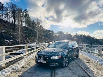 Blå Begagnad 2011 Volvo V70 R-Design Kombi | 74 900 kr (Marknadspris)