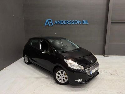 Begagnad Peugeot 208 68 HK (50 kW) 2012 Svart Halvkombi