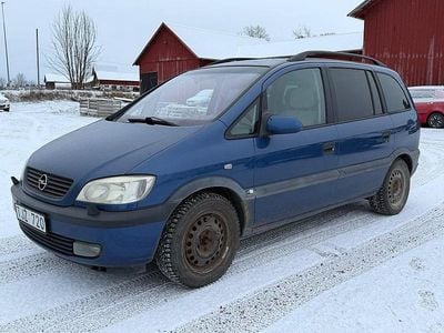 Begagnad Opel Zafira 125 HK (91 kW) 2002 Blå Minibuss
