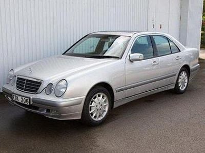 Silver Begagnad 2001 Mercedes E240 Sedan | 64 500 kr