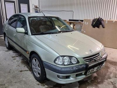 Begagnad Toyota Avensis 128 HK (94 kW) 2000 Sedan