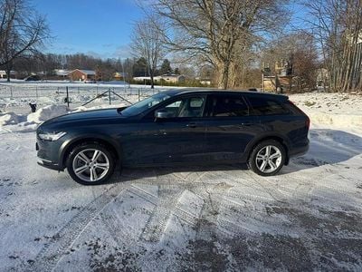Begagnad Volvo V90 CC 197 HK (144 kW) 2023 Denim blue Kombi