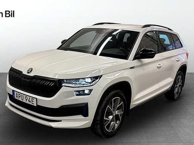 Vit Begagnad 2022 Skoda Kodiaq SportLine SUV | 385 000 kr (Marknadspris)