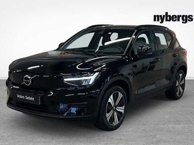 Svart Begagnad 2023 Volvo XC40 Core SUV | 299 000 kr (Marknadspris)