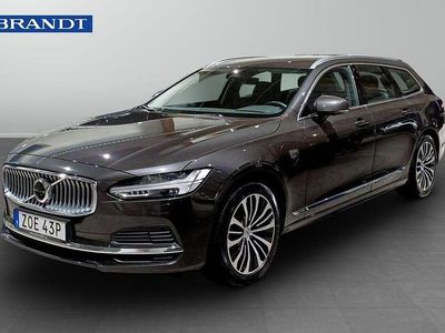 Grå Begagnad 2023 Volvo V90 Core Kombi | 339 900 kr (Marknadspris)