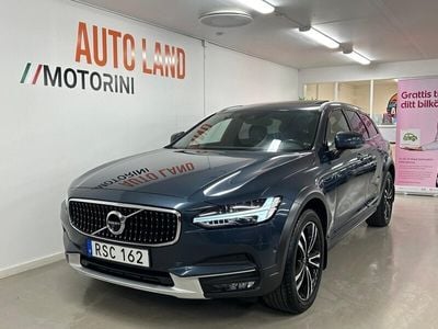 Mörkblå Begagnad 2018 Volvo V90 CC Inscription Kombi | 349 900 kr (Marknadspris)