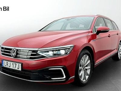 Tornado red Begagnad 2023 VW Passat Business Kombi | 374 900 kr (Lite dyr)